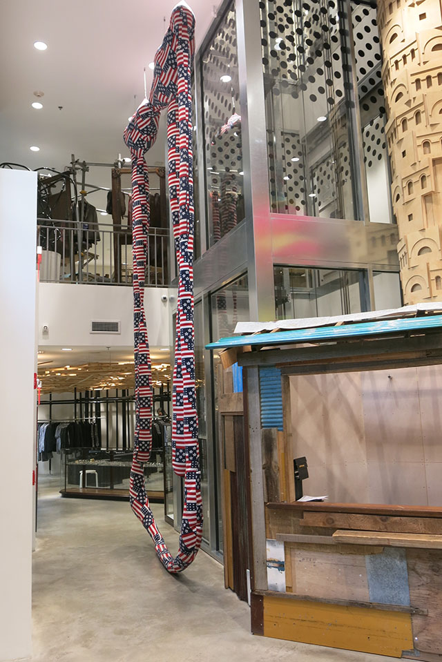 \"Vampire\", Sterling Ruby